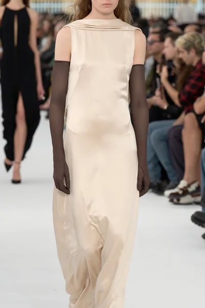 Look 136